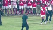 故意的吗🤣印度特伦甘纳邦部长给梅西传个简单的球都做不到